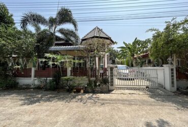บ้านเดี่ยว หมู่บ้าน ศรีปทุม สามโคก ปทุมธานี หน้าบ้านกว้างไม่ชนกับบ้านอื่น