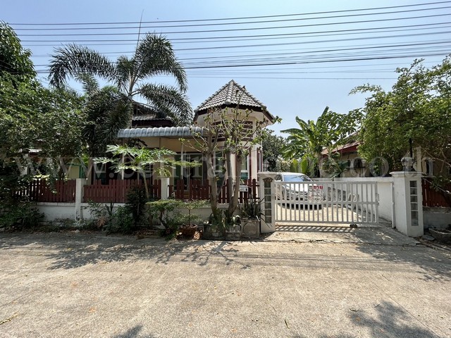 บ้านเดี่ยว หมู่บ้าน ศรีปทุม สามโคก ปทุมธานี หน้าบ้านกว้างไม่ชนกับบ้านอื่น