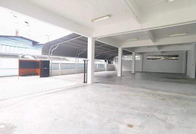 ให้เช่าโกดังพร้อมสำนักงาน ถ. สุขุมวิท 107 ย่านแบริ่ง ลาซาล พื้นที่ใช้สอย 2,042 ตรม.ย่านแบริ่ง เหมาะทำคลังสินค้า ออฟฟิศ โรงงาน