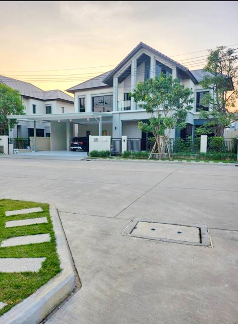 บ้านสวย เฟอร์ครบ พัฒนาการ 93-97แปลงมุม 5นอน  ให้เช่าใหญ่ที่สุด บ้านใหญ่ที่สุดในโครงการ 6น้ำ 395ตรม.