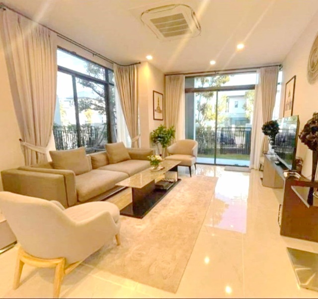 บ้านสวยแปลงมุม 5นอน พัฒนาการ 93-97 บ้านใหญ่ที่สุดในโครงการ เฟอร์หรูครบ ให้เช่าใหญ่ที่สุด 6น้ำ 395ตรม.