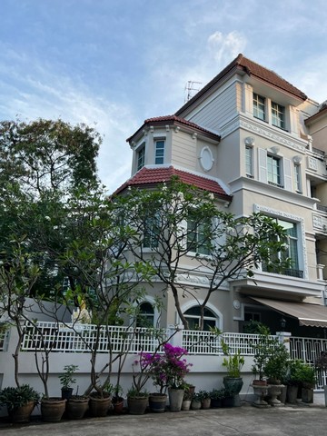 ขายทาวน์โฮม 4 ชั้น โครงการ บ้านกลางเมือง เดอะปารีส รัชวิภา เนื้อที่เยอะเหมือนบ้านเดี่ยว  45 ตารางวา ใกล้ตลาดบองมาเช่ และ MRT สายสีชมพู
