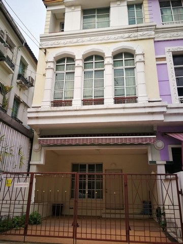 ขายทาวน์โฮม 4 ชั้น หลังมุม โครงการ บ้านกลางเมือง เดอะปารีส รัชวิภา ใกล้โรงเรียนอนุบาลอินเตอร์ ใกล้รถไฟฟ้า 2 สาย เดินทางสะดวก