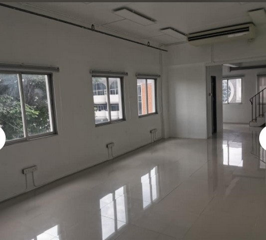 ขายและให้เช่าพื้นที่สำนักงาน ย่านทองหล่อ สุขุมวิท55 ขนาด 100ตรม อาคารลิเบอร์ตี้พลาซ่า