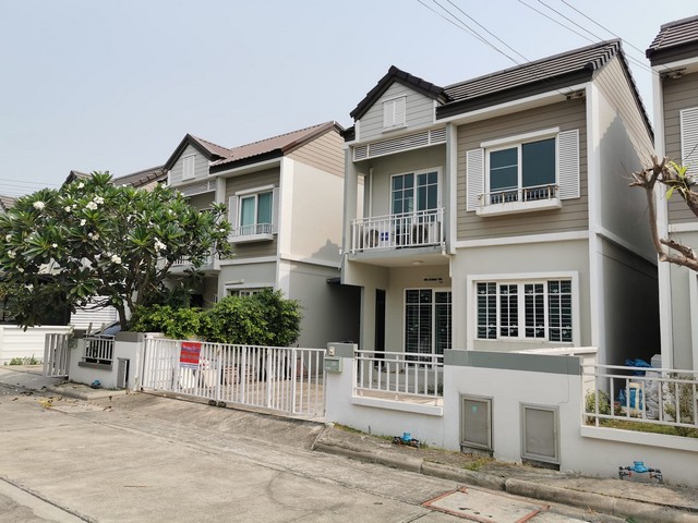 ขายขาดทุน เดอะ วิลเลจ กาญจนาภิเษก-ราชพฤกษ์ 30ตรว บางบัวทอง นนทบุรี ใกล้โรงพยาบาล ไทรน้อย