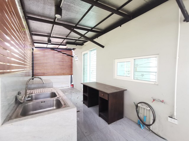 ขายขาดทุน เดอะ วิลเลจ กาญจนาภิเษก-ราชพฤกษ์ 30ตรว บางบัวทอง นนทบุรี ใกล้โรงพยาบาล ไทรน้อย