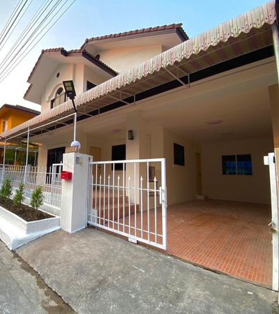 ราคานี้มีหลังเดียว บ้านสองชั้น ในหมู่บ้านขวัญเวียง ต.สันผักหวาน อ.หางดง ทำเลดีมากเดินทางสะดวกจะอยู่เองหรือปล่อยเช่าก็ดี