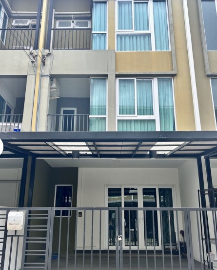 ขายทาวน์โฮม3ชั้น เบล็สทาวน์ ศรีนครินทร์-หนามแดง มี 3 ห้องนอน 3 ห้องน้ำ