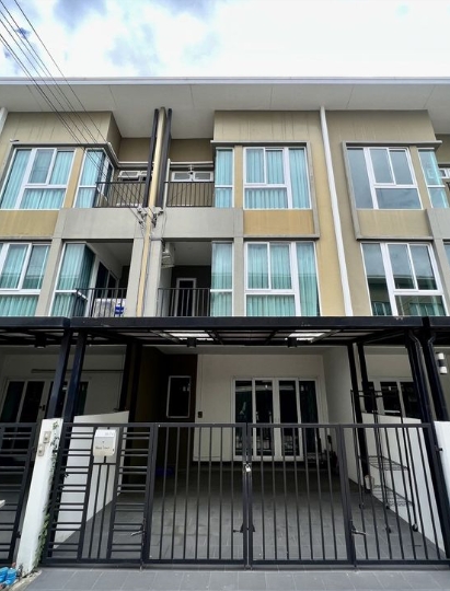 ขายทาวน์โฮม3ชั้น เบล็สทาวน์ ศรีนครินทร์-หนามแดง มี 3 ห้องนอน 3 ห้องน้ำ