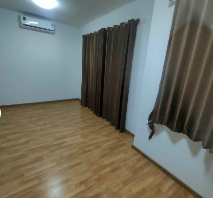 ขายทาวน์โฮม2ชั้น  หมู่บ้านJSP รังสิตคลอง1 ใกล้ฟิวเจอร์ เนื้อที่ 29 ตรว มี 3 ห้องนอน 2 ห้องน้ำ
