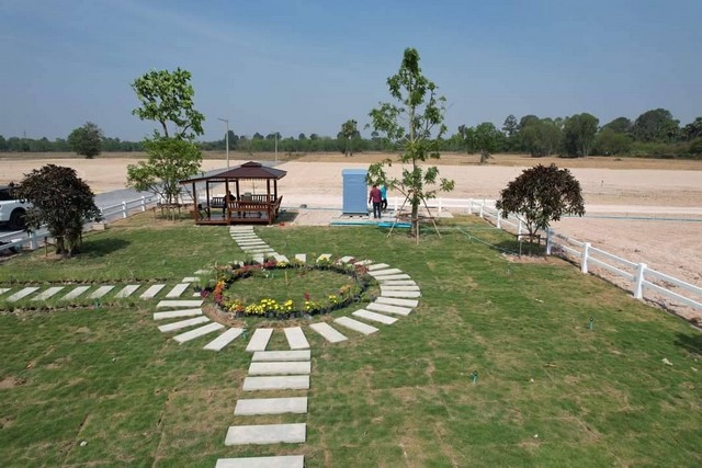โครงการบ้านสวนสุขสบาย ติดถนนโยธาธิการ  อยู่ใกล้ อบต.บ้านพริก อ.บ้านนา นครนายก