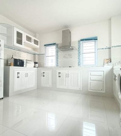 บ้านใหม่ ฮวงจุ้ยดีมาก ทำเลใกล้พืชสวนโลก 750 เมตร พร้อมเฟอร์นิเจอร์ครบ พร้อมแอร์ เข้าอยู่ได้เลย เงียบสงบส่วนตัว