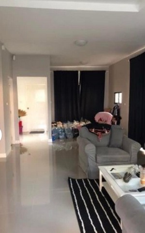 ให้เช่าทาวน์โฮม 3ชั้น หมู่บ้านธนาคลัสเตอร์ บางใหญ่ คลองถนน มี 4 ห้องนอน 4ห้องน้ำ แปลงมุม ใกล้เซ็นทรัลเวสต์เกต