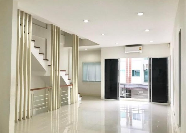 ให้เช่าทาวน์โฮม 3 ชั้น กานต์ศิริ รามอินทรา-นวลจันทร์ 48 เนื้อที่ 31 ตรว เหมาะอาศัย ทำออฟฟิศ
