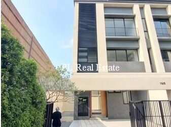 ให้เช่าและขายทาวน์โฮม3.5 ชั้น ไอเรส พระราม 9 AIRES RAMA 9 ใกล้ เดอะไนท์ พระราม 9 เหมาะทำ Office หรือ อยู่อาศัย ตกแต่งพร้อม