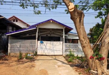 ขายด่วนบ้านพร้อมที่ดิน ติดถนนสระบุรี หล่มสัก4เลนหมายเลข21 ต.ท่าพล.อ.เมือง.เพชรบูรณ์