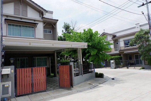 ทาวน์โฮม 2 ชั้น หมู่บ้าน อินดี้ 3 บางนา-กม.7 : 35 ตร.วา. 122 ตร.ม. 3 ห้องนอน / 3 ห้องน้ำ