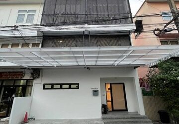 ขายบ้าน3ชั้น ขนาด 24 ตร.ว สาทรซอยนาราธิวาส 22 บ้านปรับปรุงใหม่ พร้อมเข้าอยู่