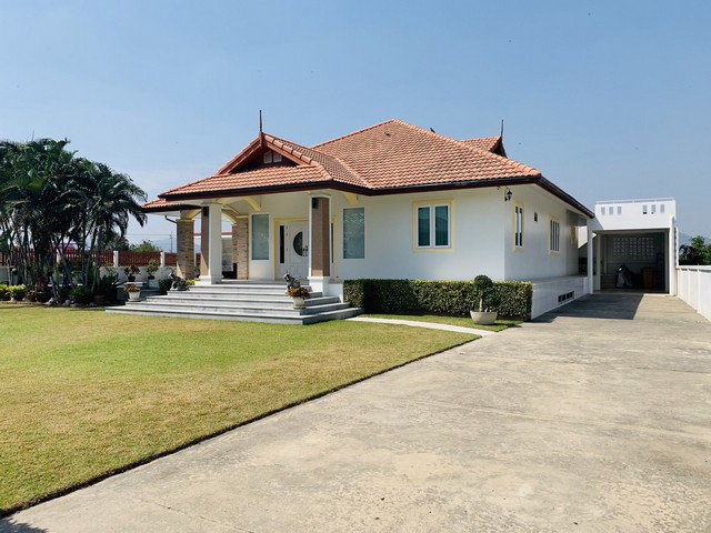 ขายด่วน บ้านพักตากอากาศพร้อมที่ดิน/สระว่ายน้ำ  อำเภอเมืองชะอำ   (เจ้าของบ้านขายเอง)