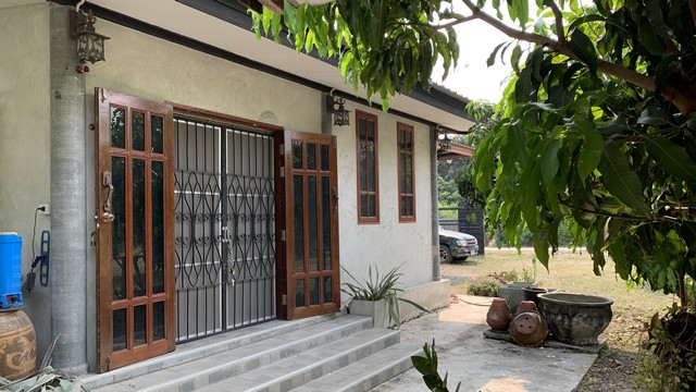 ขายบ้านสวนมะม่วงพร้อมที่ดิน 1 ไร่  ทำเลดี ทางเข้าออกสะดวก ตำบลร่อม อำเภอท่าเรือ จังหวัดอยุธยา
