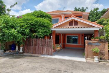 บ้านเดี่ยว 2 ชั้น เนื้อที่ 52. ตรว. 3 นอน 2 หน้ำ 1 รับแขก 1 ครัว 1 แอร์ 5   จอดรถ 2 กล้องวงจร