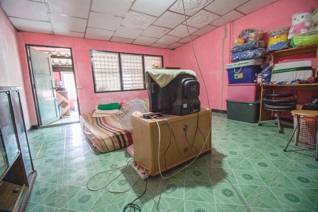 ขาย ทาวน์เฮ้าส์ถูกมาก บ้านเคหะบางพลี ถ.บางนา-ตราด บางเสาธง สมุทรปราการ