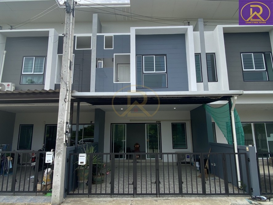 ให้เช่าหมู่บ้านอรินสิริสปอร์ตวิลเลจ ให้เช่าทาวน์โฮม2ชั้น ฟังก์ชั่นบ้านเดี่ยวเฟอร์ครบถ.มิตรสัมพันธ์ ชลบุรี