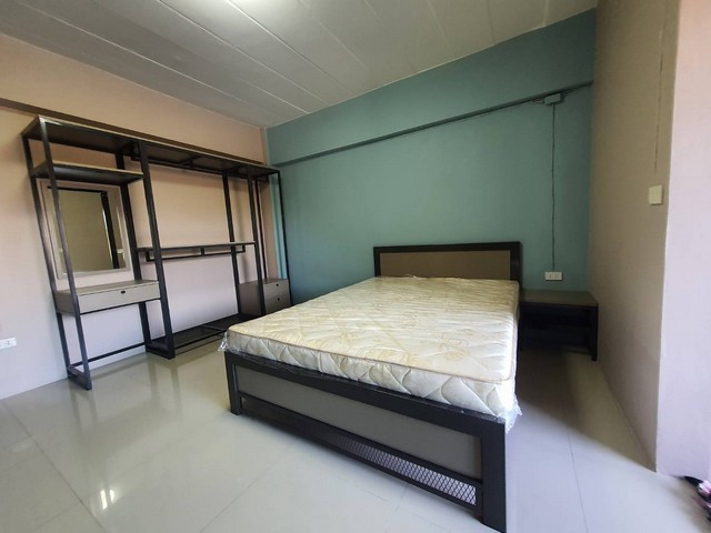 ขายหอพัก อาคารพาณิชย์ 5 ชั้น 39.9 ตร.ว. มี 8 ห้องพัก  เมืองเอก รังสิต ใกล้ ม.รังสิต ปทุมธานี