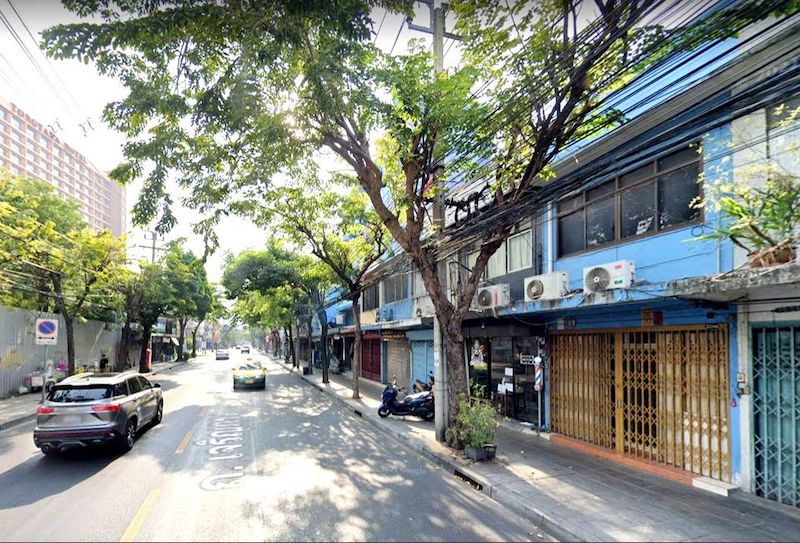 BS575 ขายอาคารพาณิชย์ 2ชั้น 3 ห้องนอน 2 ห้องน้ำ พื้นท่ีใช้สอย 60ตารางเมตร ริมถนนใหญ่เจิญกรุง