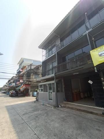 PO1515 ให้เช่าอาคารพาณิชย์ 3 ชั้น สุขุมวิท 95 รีโนเวทใหม่สำหรับทำออฟฟิศ ใกล้ BTSบางจาก