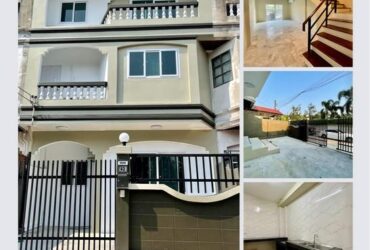 ทาวน์เฮ้าส์ หมู่บ้านผาสุก 6 Bedroom 5 น้ำ 27000 บาท ใกล้ ห้างซีคอน สแควร์ พาราไดซ์พาร์ค ธัญญาพาร์ค เดอะไนท์พระราม 9 เดินทางง่าย
