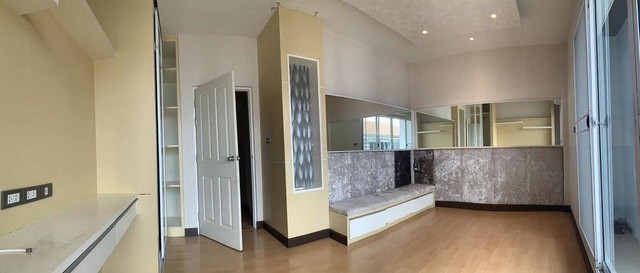 ขายทาวน์โฮม 3 ชั้น หลังมุม บ้านกลางเมือง ลาดพร้าว 101 บ้านสวย รีโนเวทใหม่