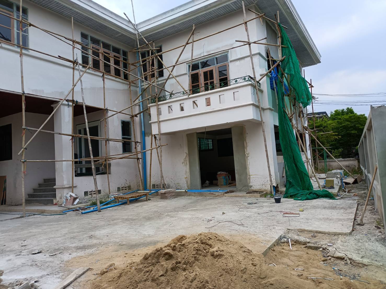 ขายบ้านพร้อมที่ดิน หมู่บ้าน กฤษดานคร20ใช้วัสดุอย่างดี พื้นที่กว้าง เขตทวีวัฒนา กทม.
