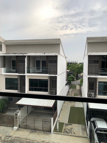 PO1534 ให้เช่า ทาวน์โฮม 3 ชั้น แลนด์มาร์ค เอกมัย-รามอินทรา LANDMARK EKAMAI-RAMINDRA