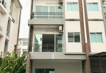 ให้เช่าโฮมออฟฟิศ 3 ชั้น กานต์สิริ นวลจันทร์ 48 ใกล้เลียบด่วน จดทะเบียนบริษัทได้