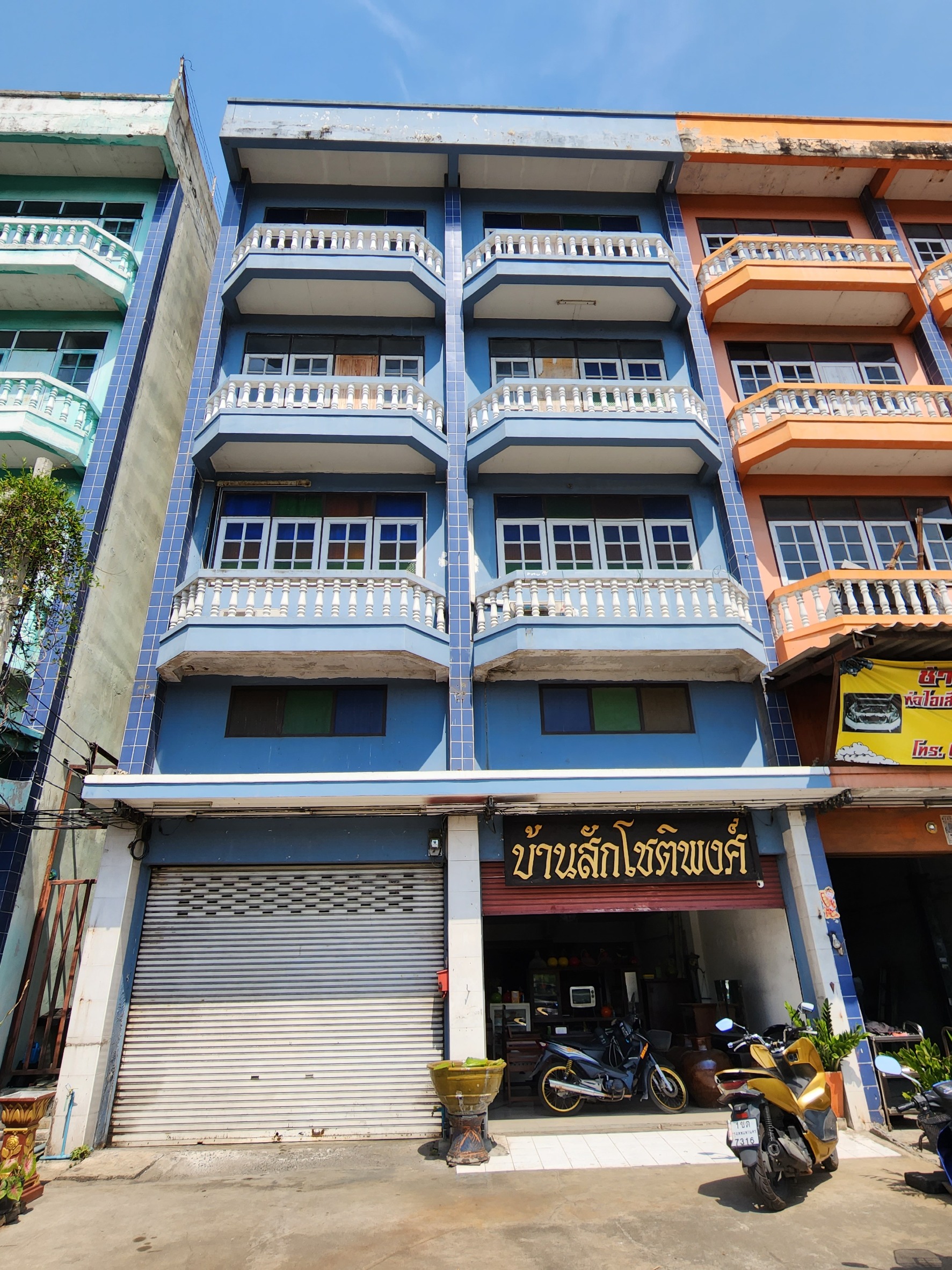 ขายอาคารพาณิชย์  ติดถนนบรมราชชนี ใกล้ม.มหิดลศาลายา กรุงเทพมหานคร