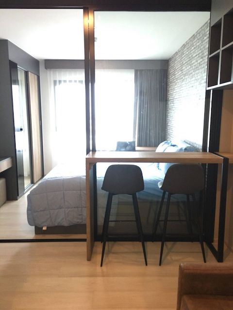 Life Asoke spacious safe peaceful 12th floor MRT Phetchaburi