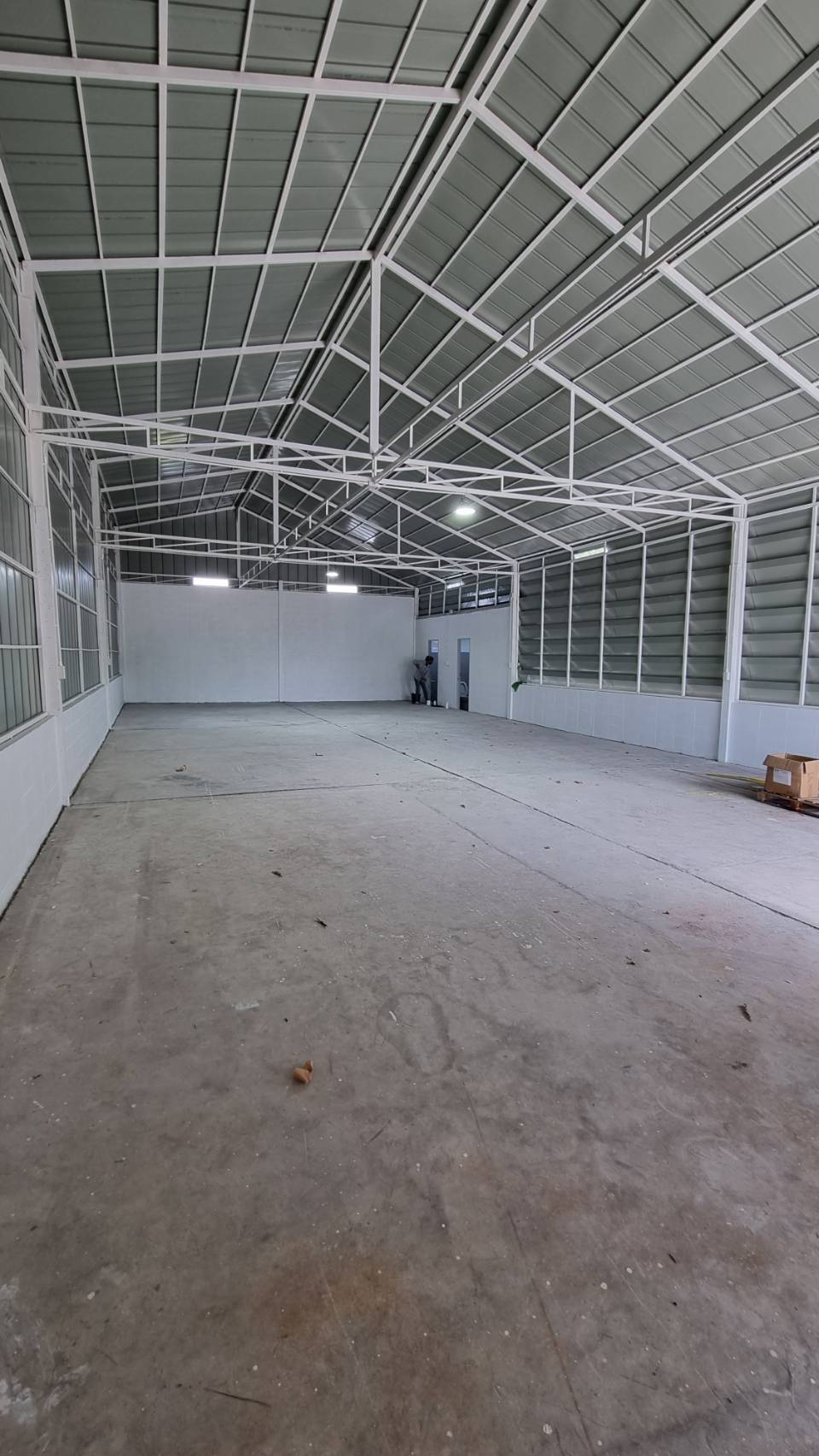 WAN324ให้เช่าโกดัง โรงงาน สร้างใหม่  พื้นที่200ตรม. ใกล้ตลาดจตุจักร ชลบุรี