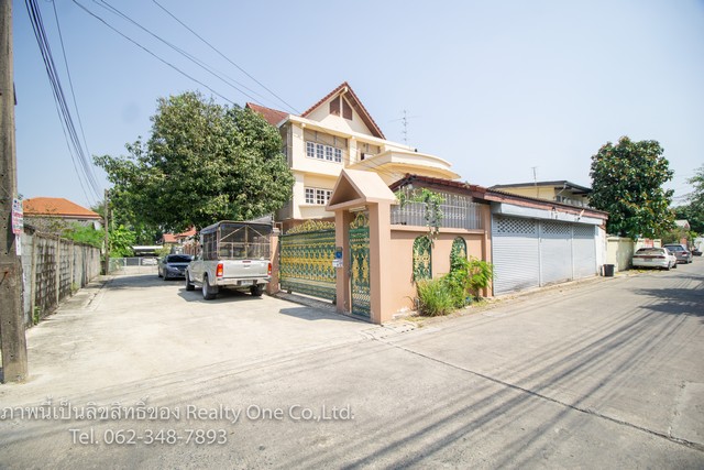 ขาย บ้าน 3 ชั้น ลาดพร้าว 87 แยก 16 เนื้อที่ 104 ตรว. หลังมุม ทำเลดี คุ้มราคา