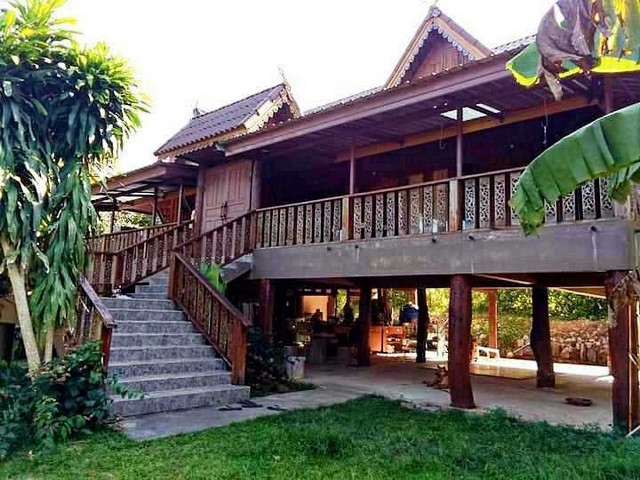 ขายบ้านเรือนไทย2 ชั้นพร้อมสวนผลไม้ – ทุเรียน 1-1-37 ไร่ ติดโรงพยาบาลค่ายวิภาวดี  สุราษฎร์ธานี