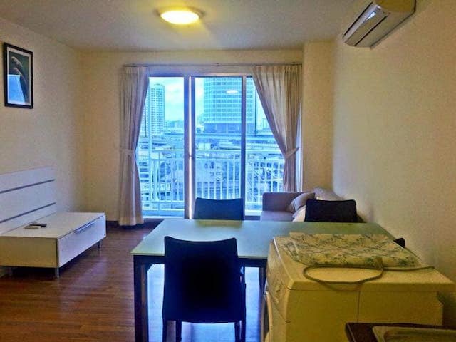 Sukhumvit Plus spacious livable safe 7th floor BTS Phra Khanong