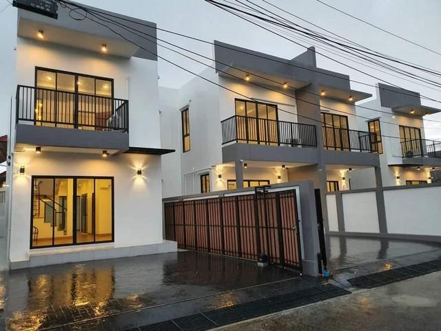 FPL672ขายบ้านแฝด 2 ชั้น ซอยโชคชัย 4 ซอย 56 บ้านใหม่ ย่านลาดพร้าว