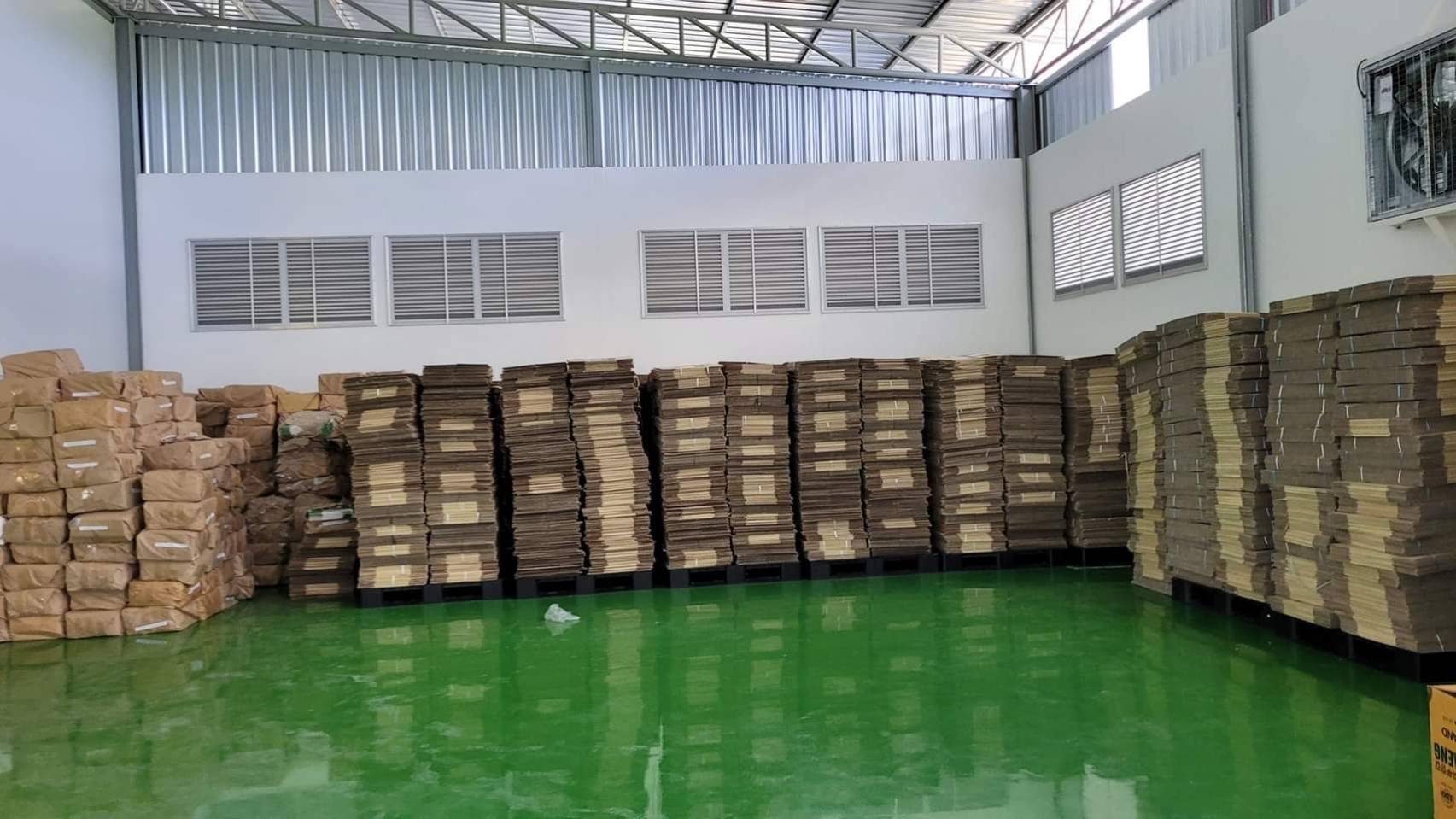 BAT335 ขาย ให้เช่า โรงงานพื้นที่ใช้สอยขนาด2800ตรม. ศูนย์กลางนิคมอุตสหกรรมต่างๆ  จ.ชลบุรี  เขต EEC  ใกล้ถนน 331