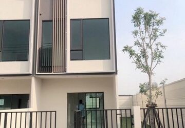 รหัสC5484 ให้เช่าทาวน์โฮม 2ชั้น หลังมุม โครงการอัลติจูด คราฟ บางนา ถนนบางนา กม.6 ใกล้เมกะบางนา