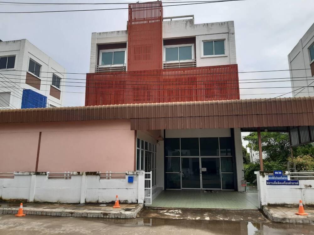 C3468  ขายโรงงานผลิตเครื่องสำอางขนาดเล็ก มีเครื่องจักรบางส่วน ใกล้ถนนกาญจนาตะวันตก9 ลาดหลุมแก้ว ปทุมธานี พร้อมเข้าใช้งานต่อได้ทันที