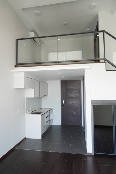ขายคอนโด ซี เอกมัย C Ekkamai ห้อง Duplex Loft ชั้นสูง  วิวดี ใกล้ BTS ทองหล่อ
