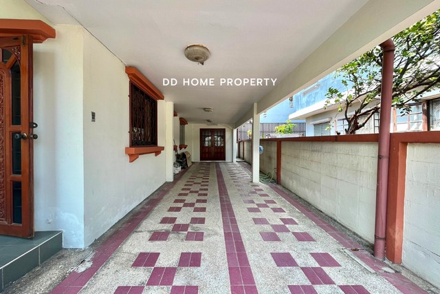 ขายหมู่บ้านศราวัณวิลล์ หน้าบ้านไม่ติดใคร ใกล้เซ็นทรัลแจ้งวัฒนะ (DD001165)