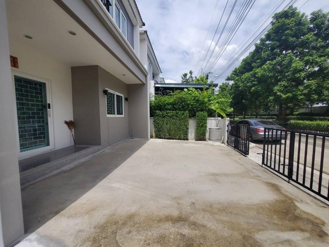 ขายบ้านแฝดใหม่ 2 ชั้น 36 ตรว. 4 ห้องนอน โครงการชวนชื่น พาร์ค อ่อนนุช-วงแหวน สไตล์บ้านเดี่ยว ทิศเหนือ บ้านวิวสวน