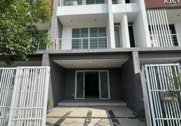 ให้เช่าโฮมออฟฟิศ 4 ชั้น ย่านติวานนท์ ใกล้เอสพลานาด งามวงศ์วาน