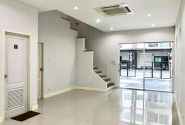 C3479 ให้เช่าทาวน์โฮม 3 ชั้น โครงการกานต์ศิริ นวลจันทร์ 48 หลังริม ใกล้เลียบทางด่วน ใกล้ตลาดนัดเลียบด่วน